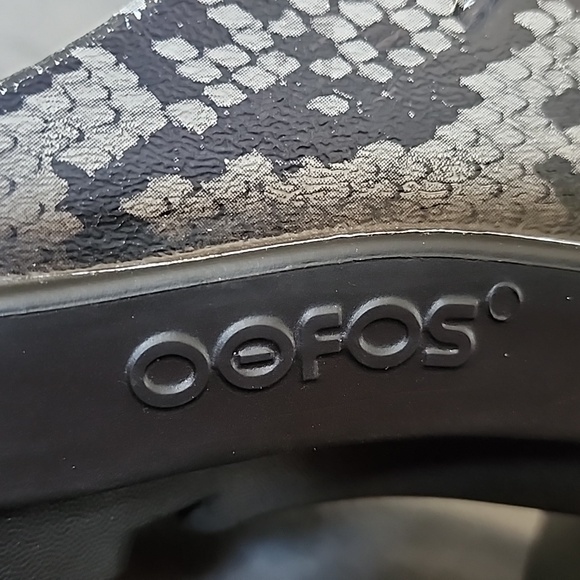 Oofos Recovery Lite Clogs - Picture 6 of 7